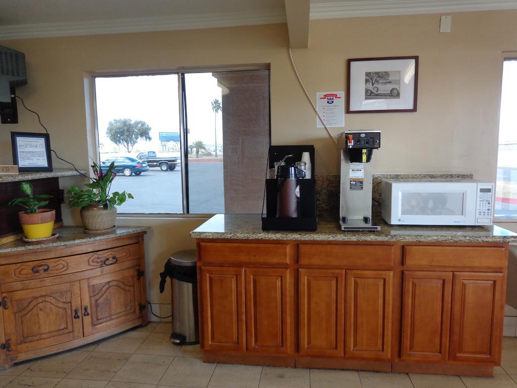 Knights Inn Phoenix At N Black Canyon Hwy Εξωτερικό φωτογραφία
